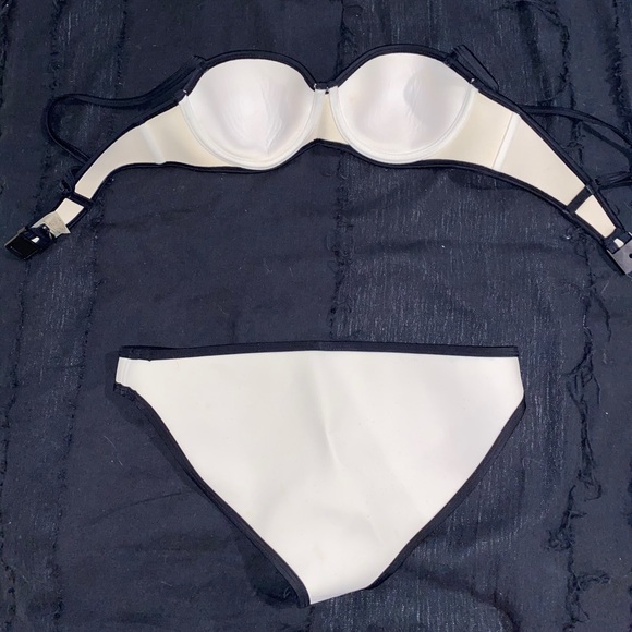 Triangl Bikini Set (White) - Picture 3 of 3